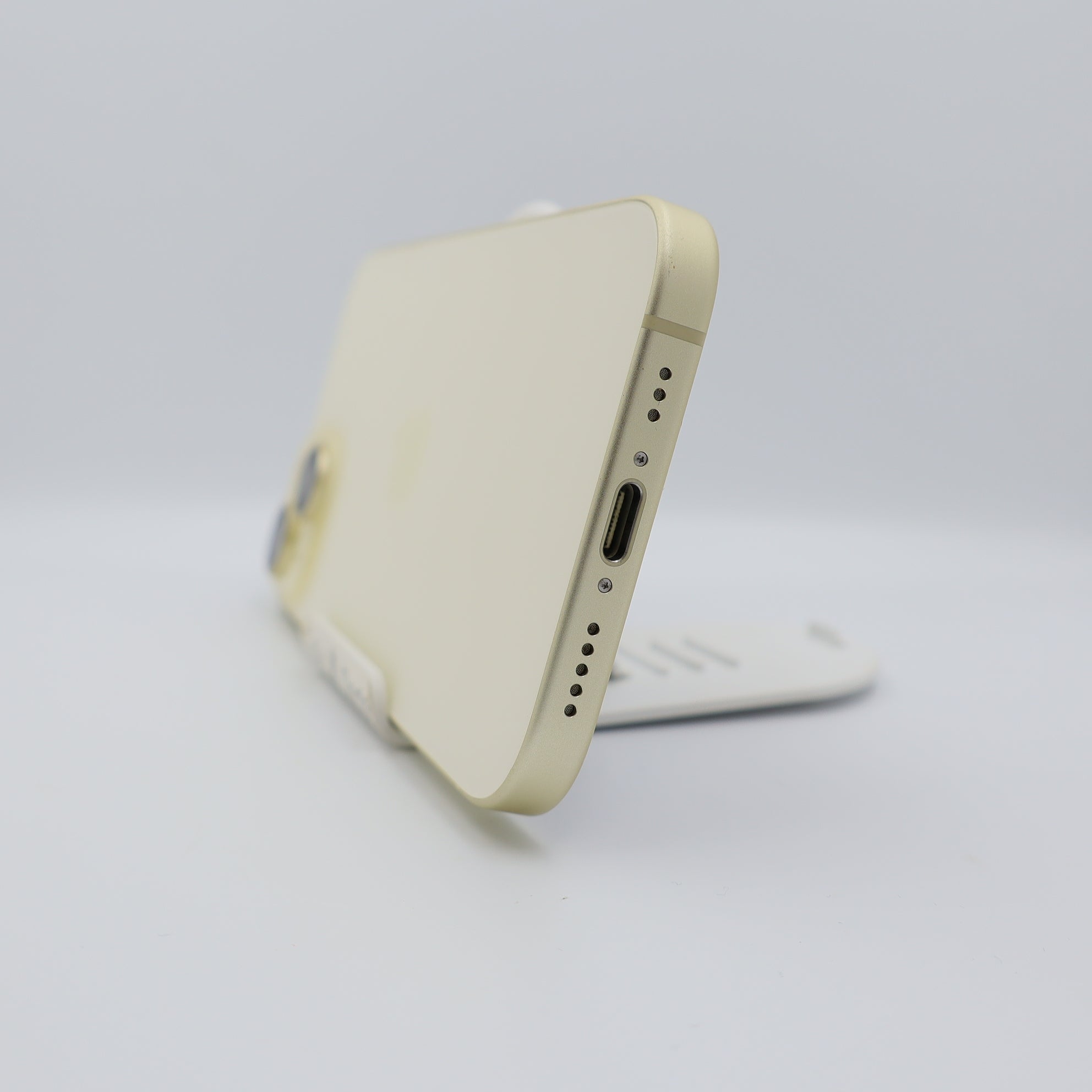 Apple iPhone 15